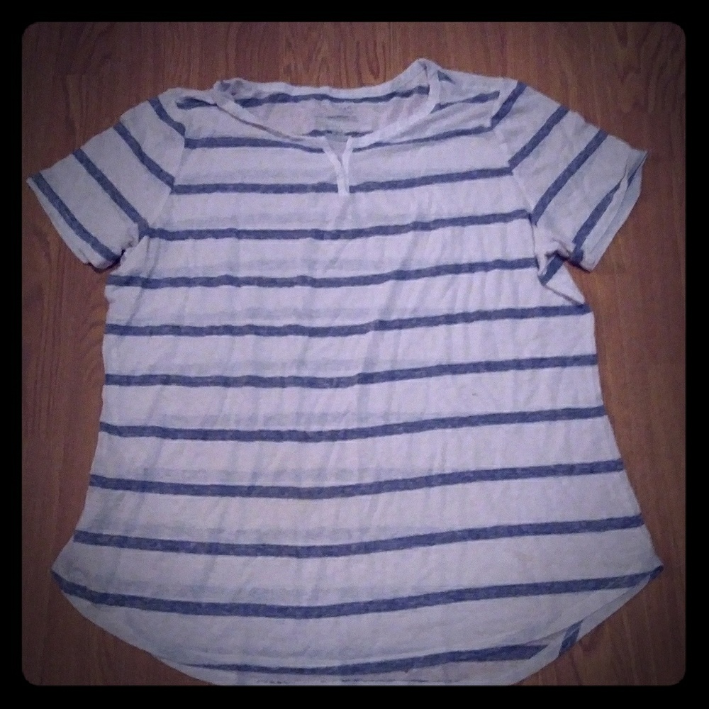 White and black stripped tank top.